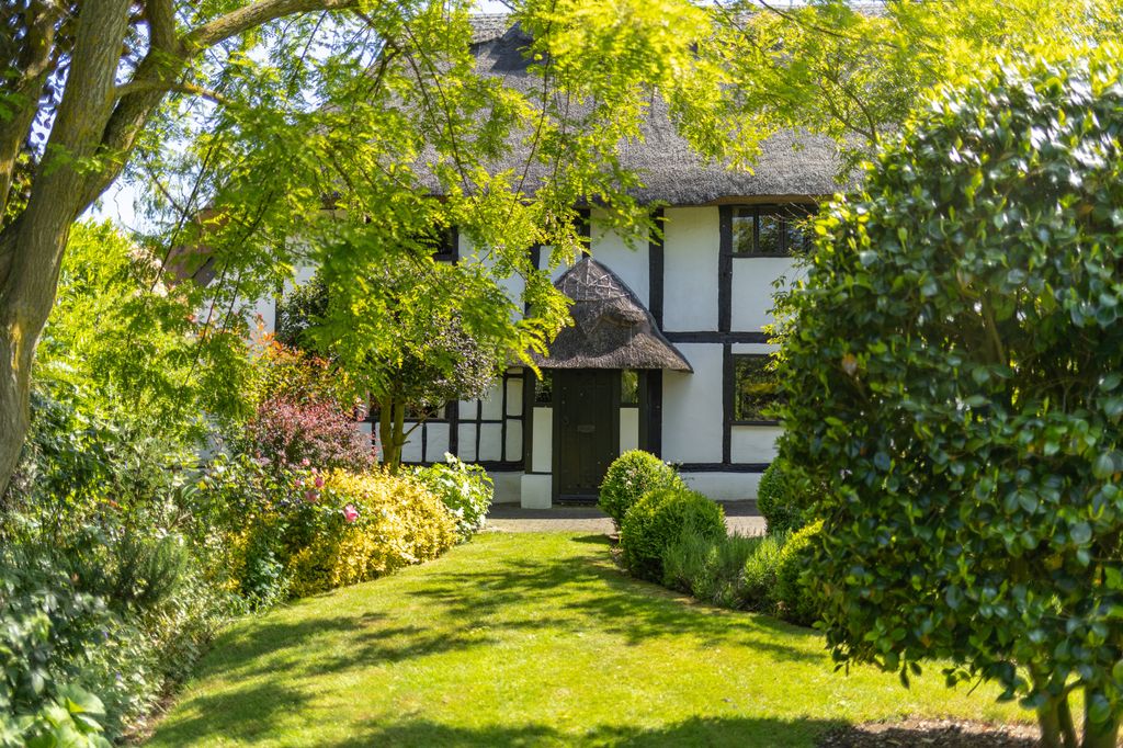 Property photo 2 of 42