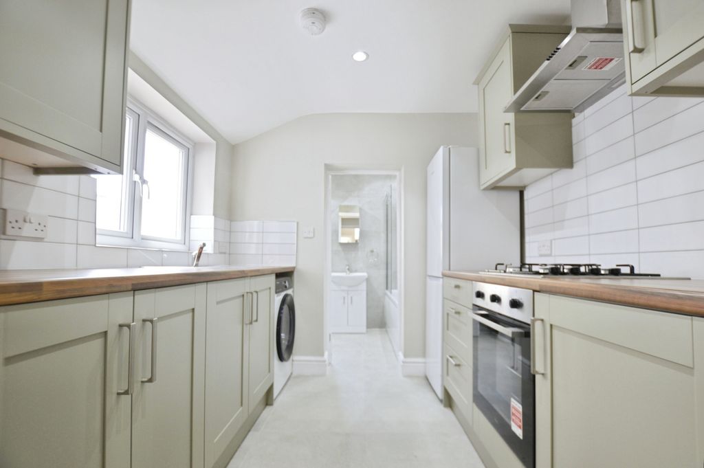 Property photo 3 of 10 Pbox-Img.Jpg