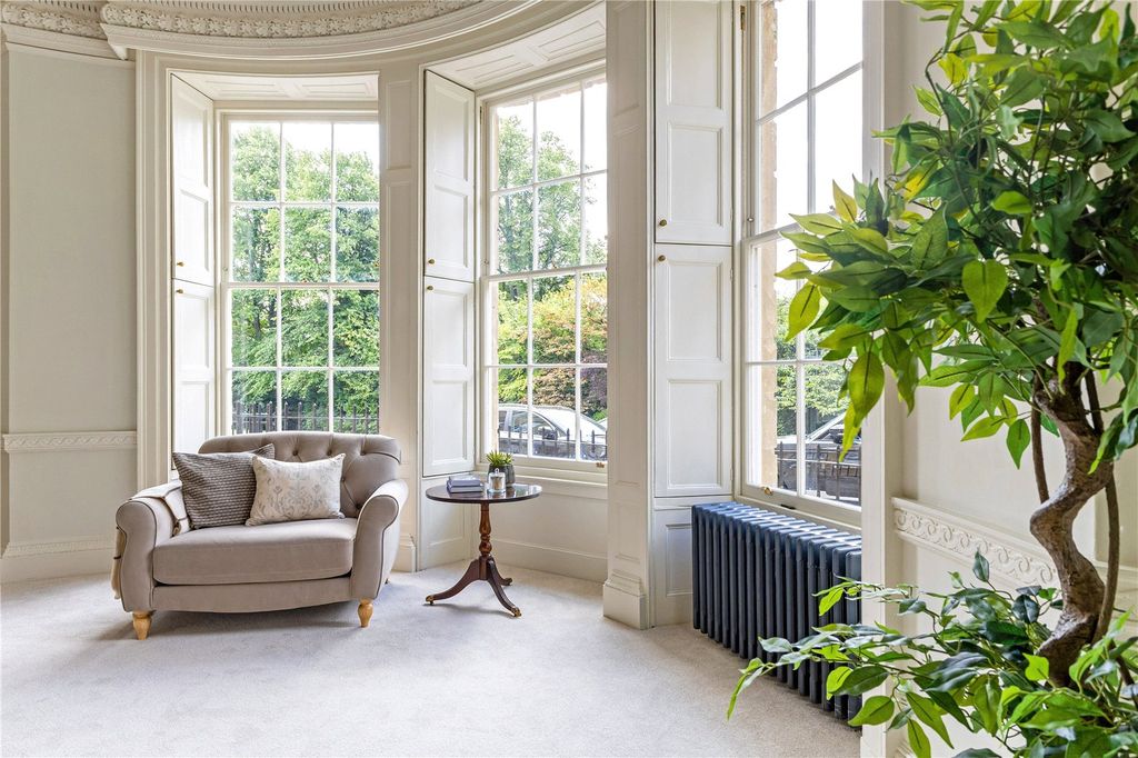 Property photo 2 of 18 2, 1 Sion Hill Place