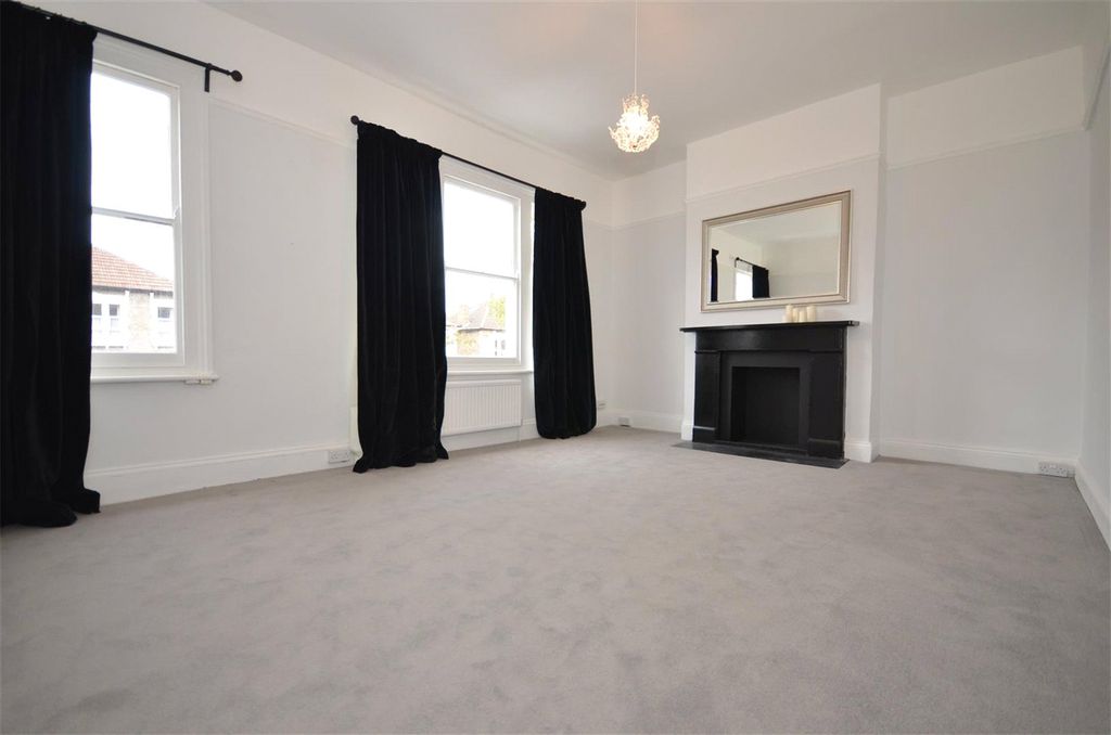 Property photo 2 of 17 Picture No. 20