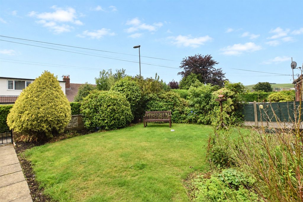 Property photo 2 of 18 Picture No. 25