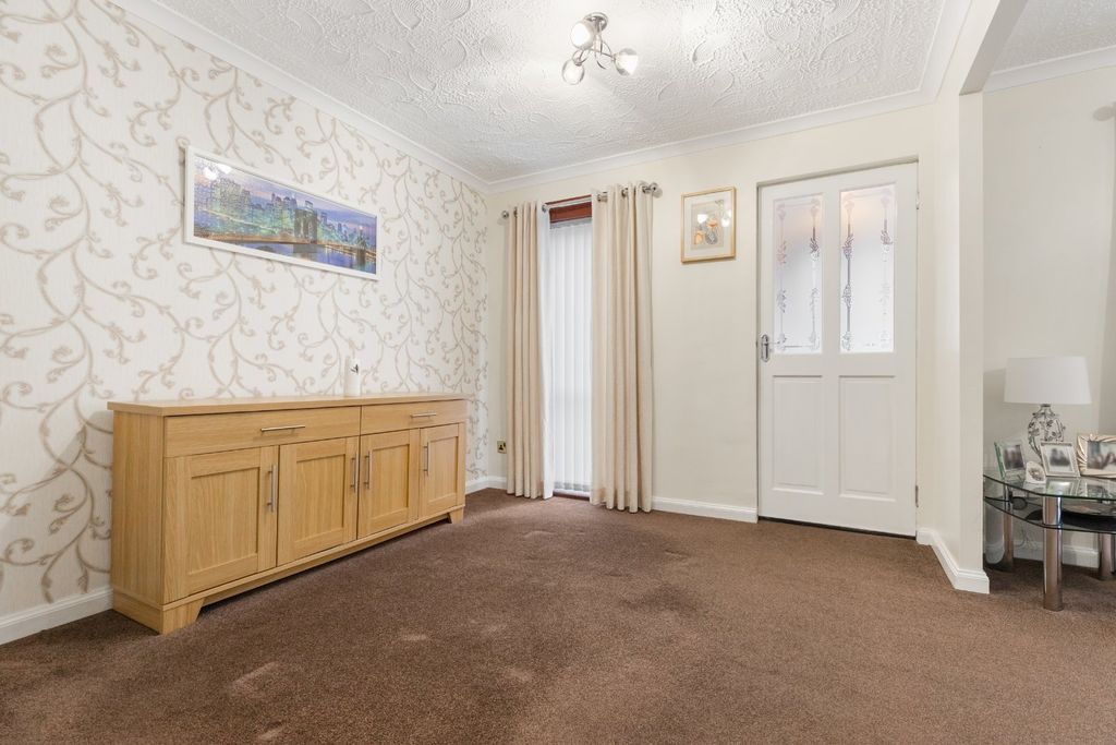 Property photo 3 of 18 Picture No. 30