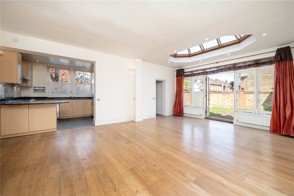 Property photo 2 of 12 Picture No. 02
