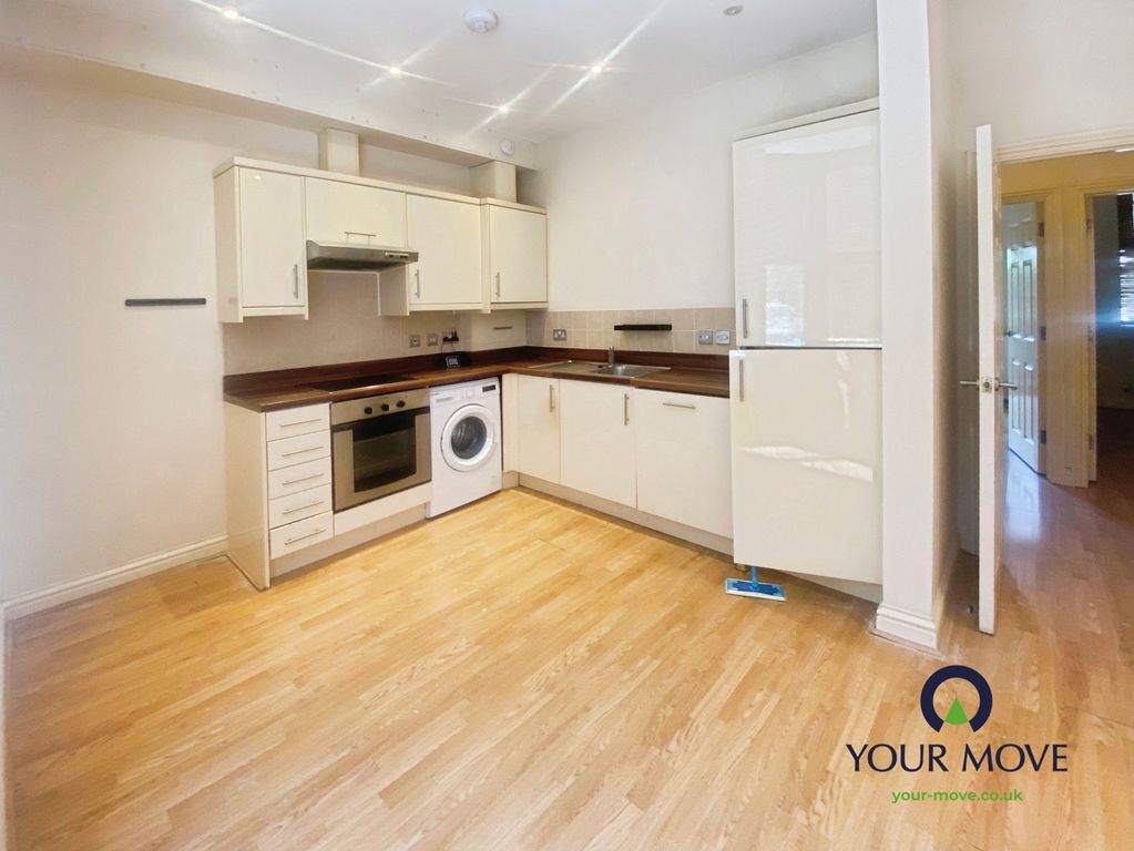 Property photo 2 of 9 Kitchen Area