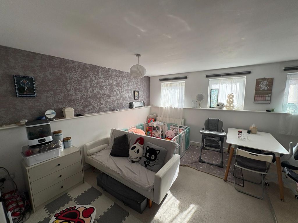 Property photo 3 of 11 Img_5583.Jpg