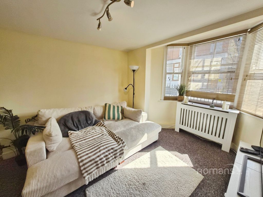 Property photo 3 of 16 Pbox-Img.Jpg
