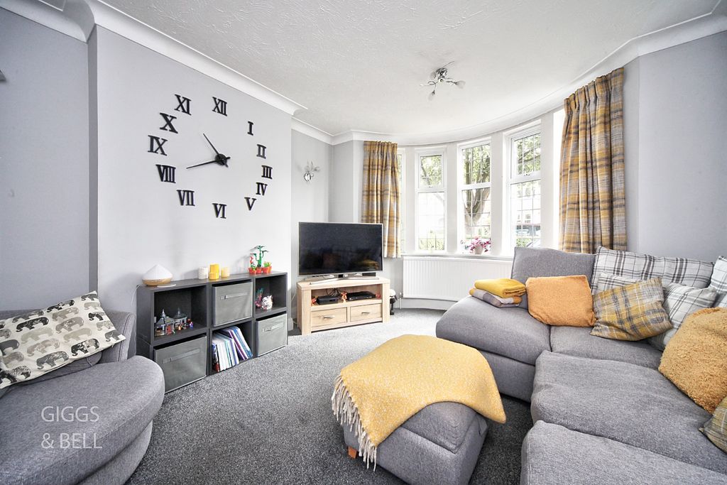 Property photo 3 of 31 4387973