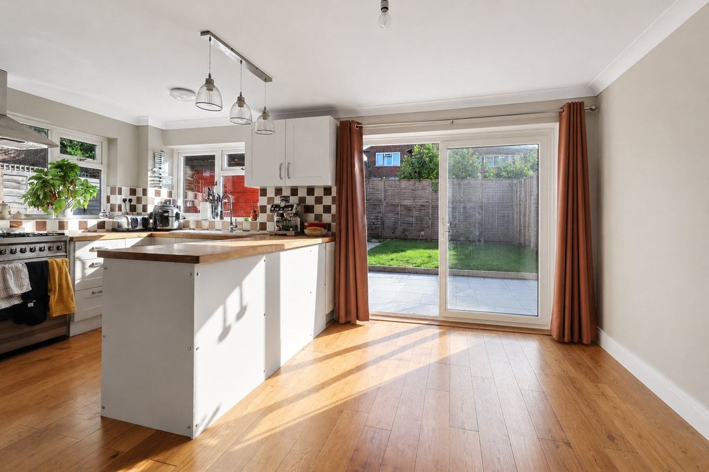 Property photo 2 of 16 Kitchen/Diner