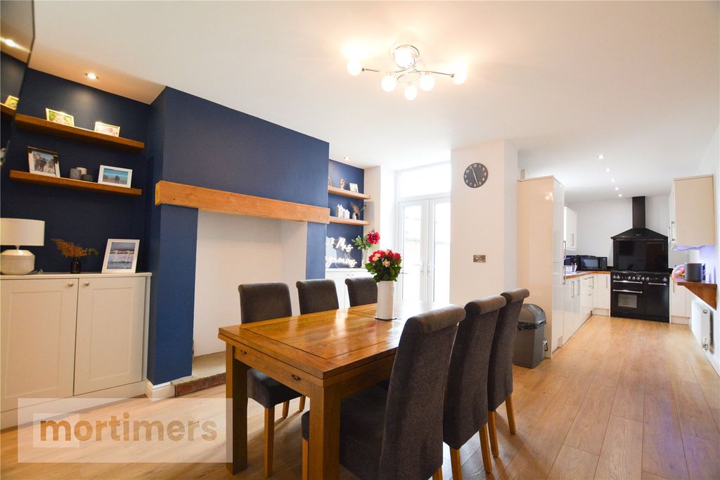 Property photo 2 of 17 Dining Room