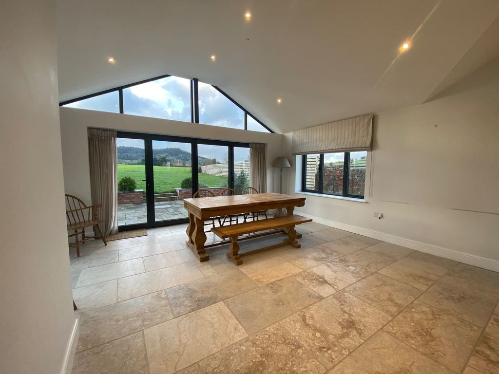 Property photo 3 of 14 Kitchen