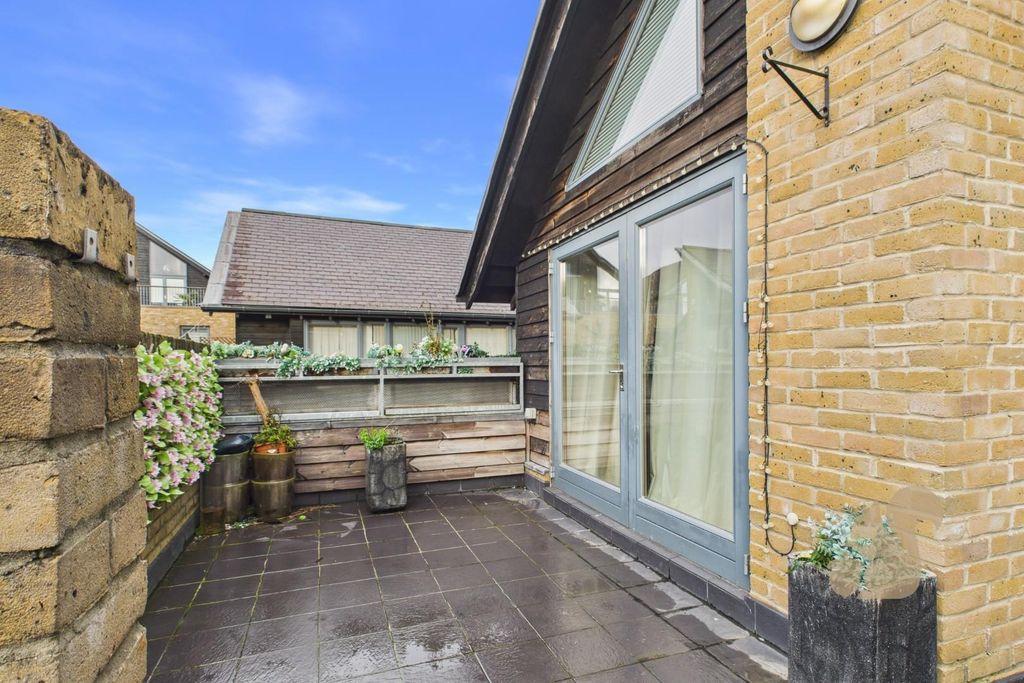 Property photo 1 of 13 Cam01814G0-Pr0065-Still002.Jpg