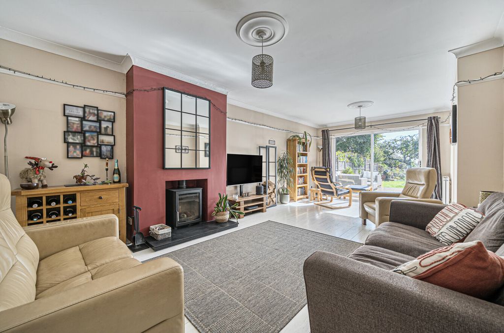 Property photo 2 of 12 1355488-11-68c82A...