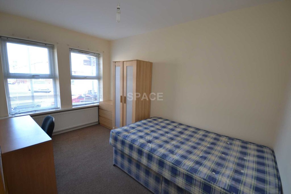 Property photo 3 of 14