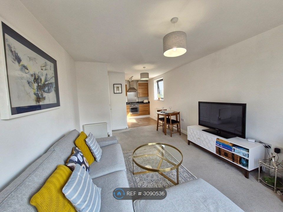 Property photo 3 of 11 Living Room