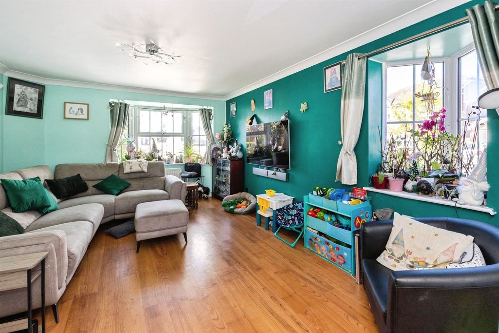 Property photo 2 of 18