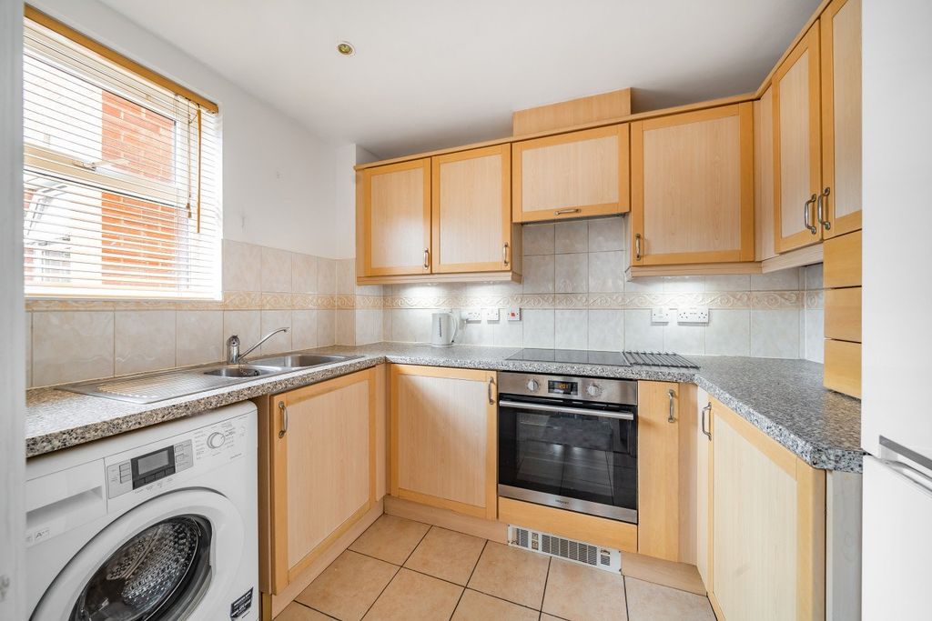 Property photo 2 of 9 Picture No. 21