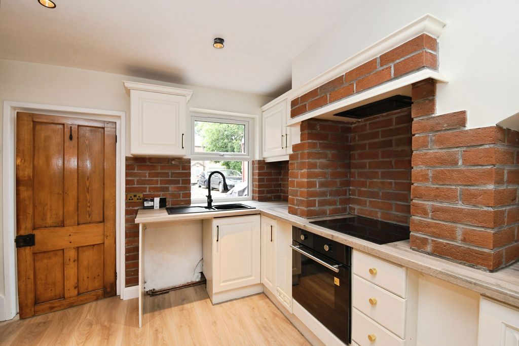 Property photo 2 of 24