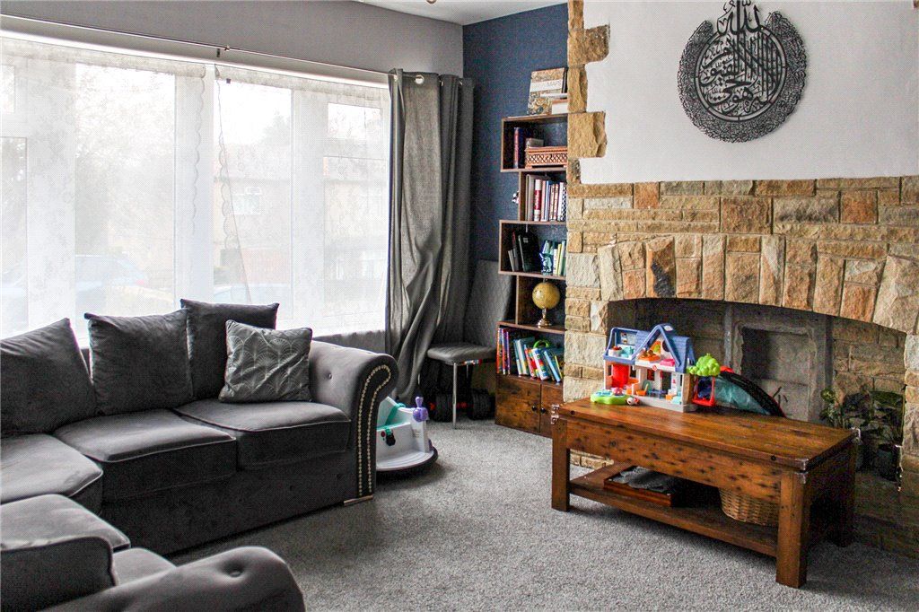 Property photo 2 of 9 Living Room