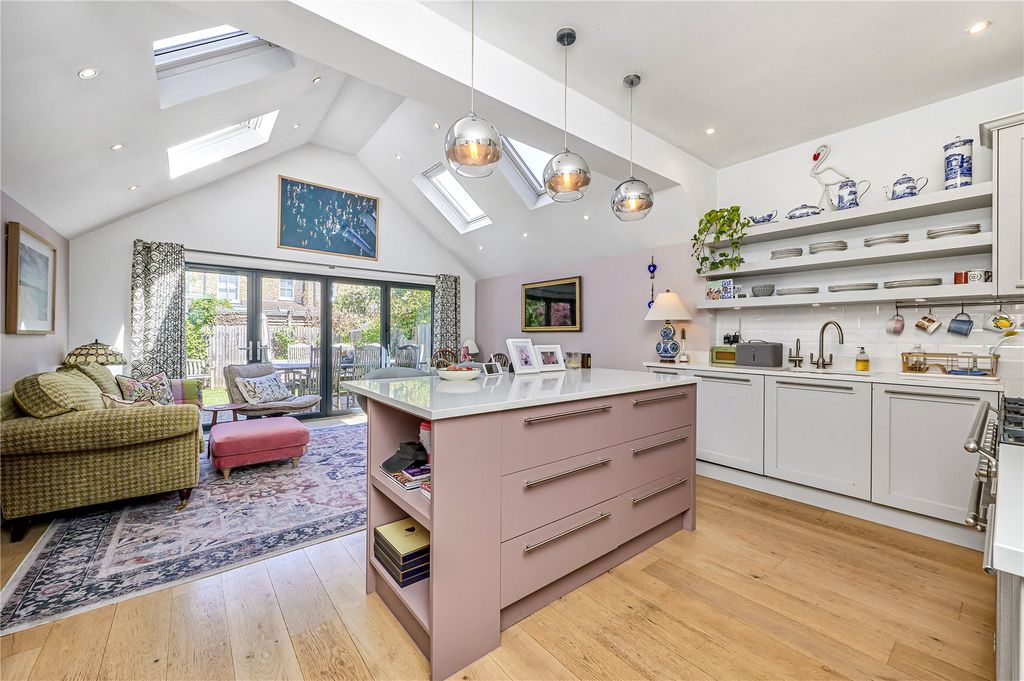 Property photo 1 of 15 Kitchen