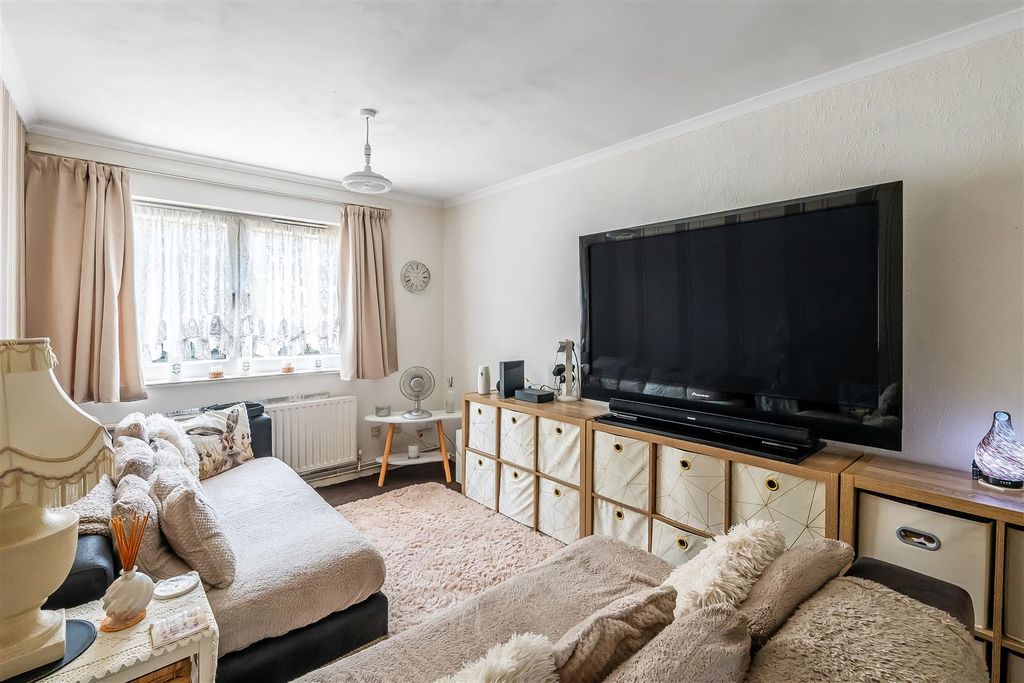 Property photo 3 of 10 17-Watermead-7.Jpg