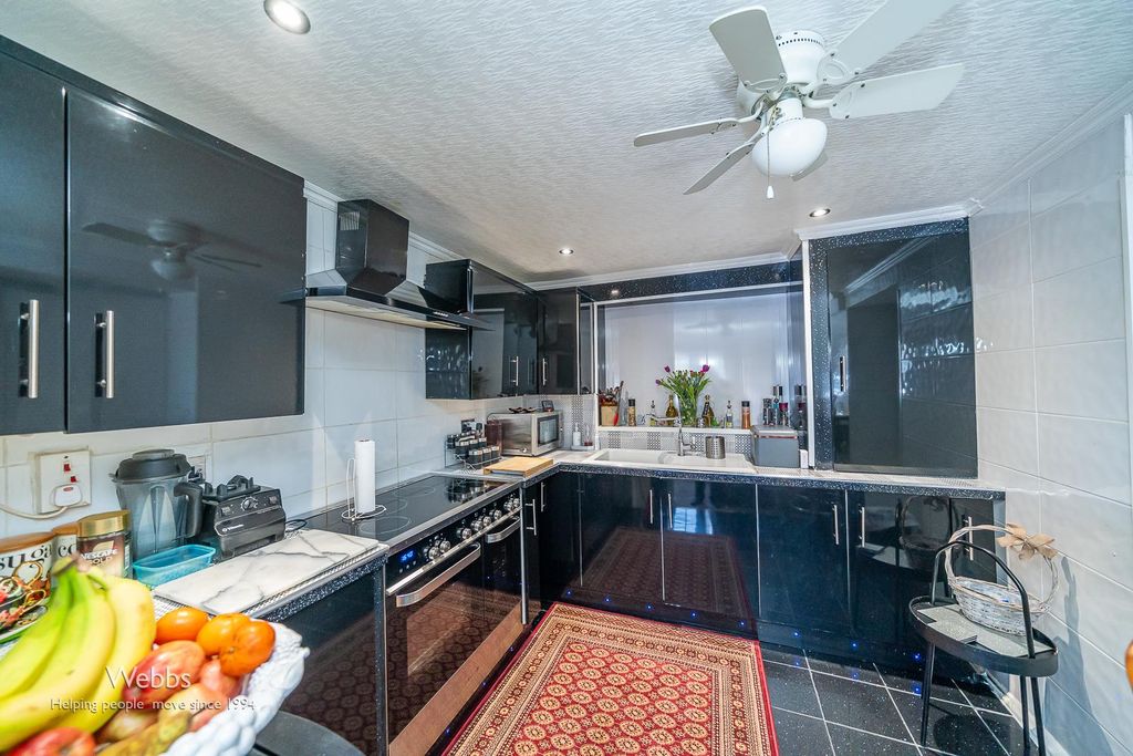 Property photo 2 of 25 Â© Webbs Estate Agents Â© (225 Of 313).Jpg