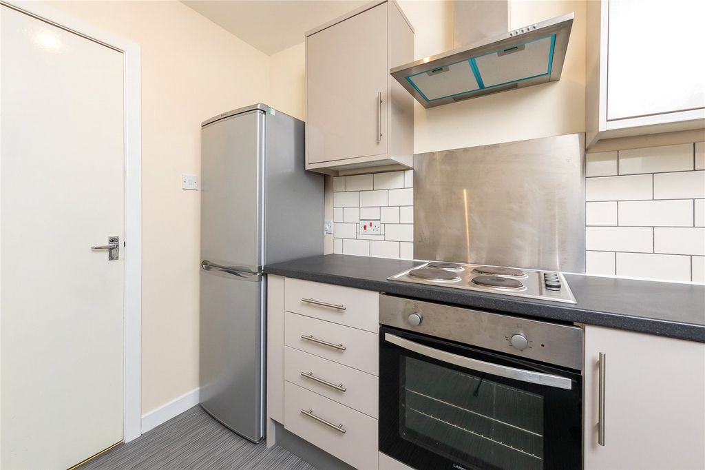 Property photo 2 of 9 Kitchen