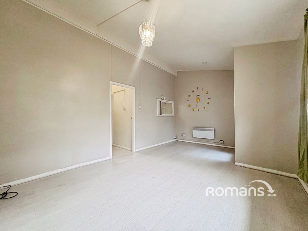 Property photo 3 of 8 Pbox-Img.Jpg