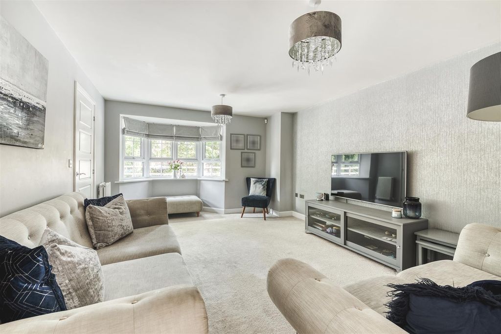 Property photo 3 of 42