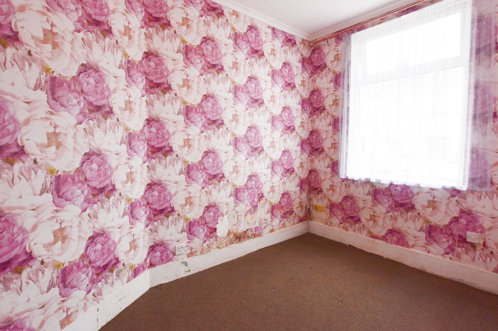 Property photo 3 of 12 Bedroom 2