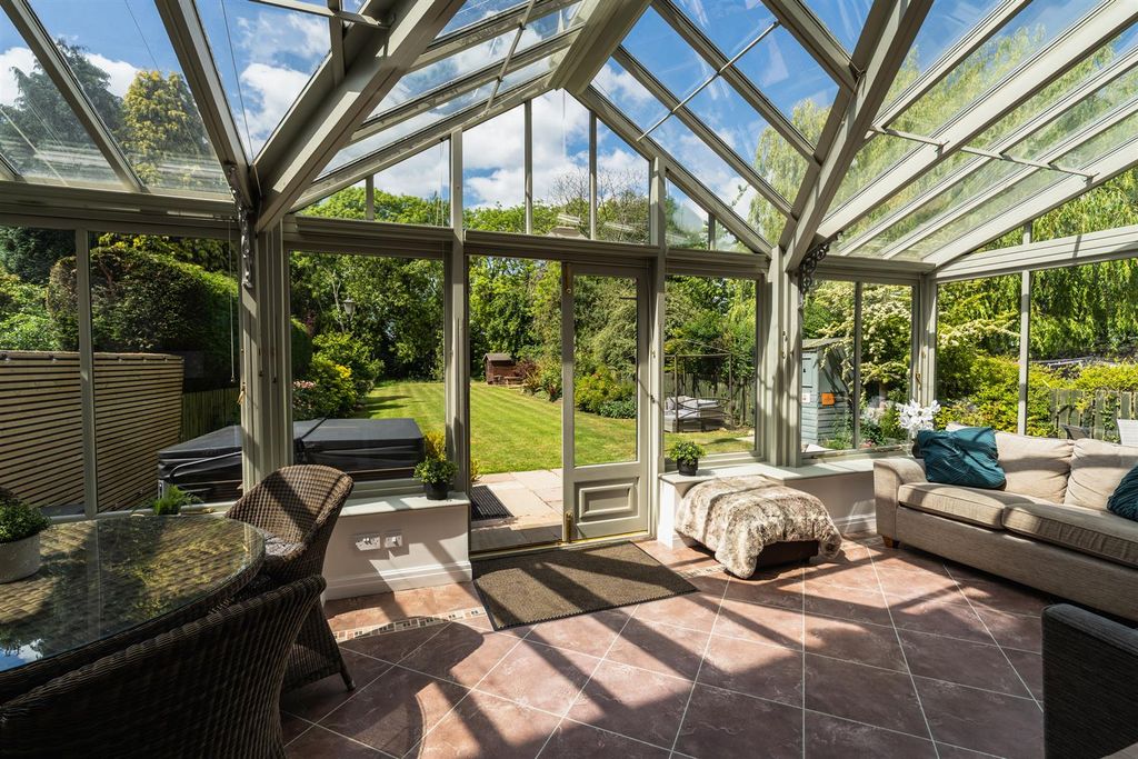 Property photo 2 of 35 Orangery