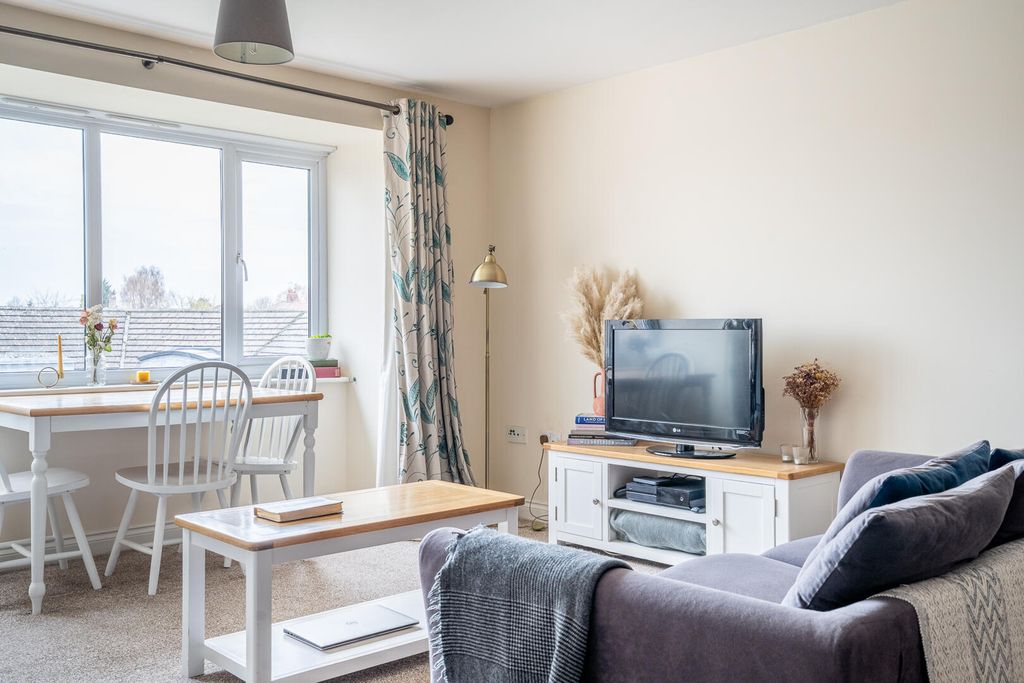 Property photo 3 of 15 Living Room