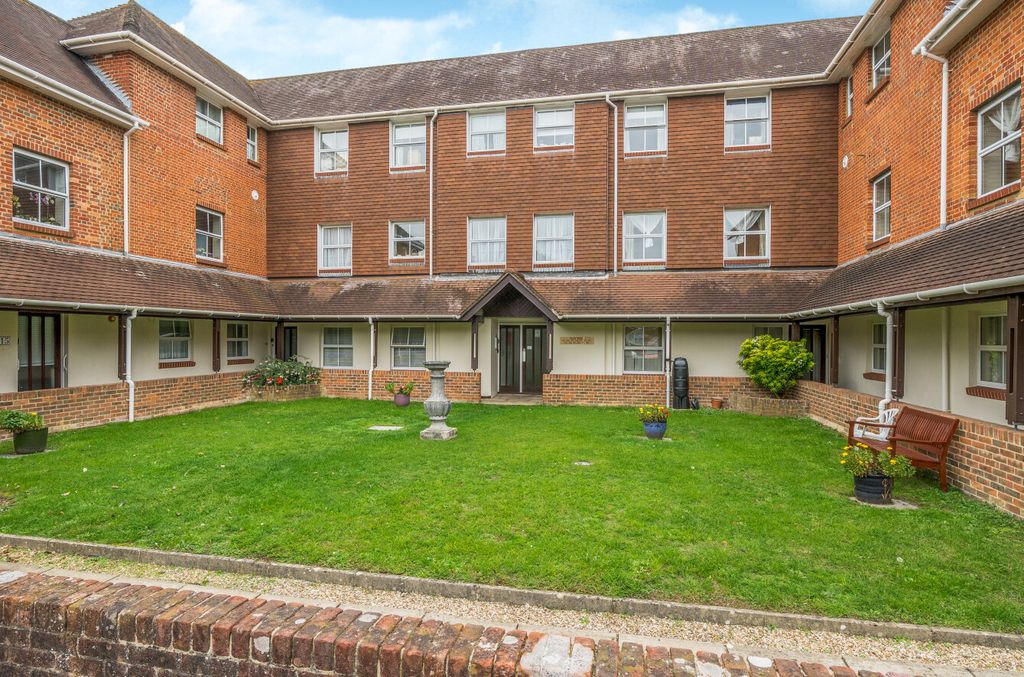 Property photo 1 of 9 1365711-20-68E8F5...