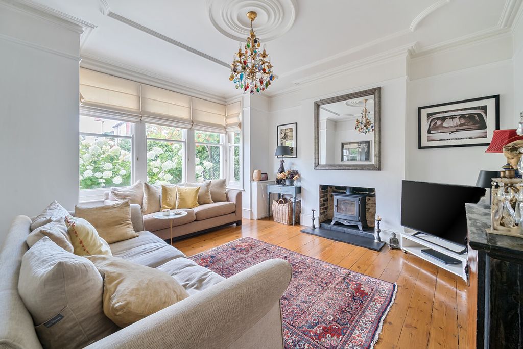 Property photo 2 of 14 Sitting Room