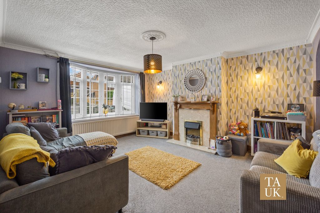 Property photo 3 of 18