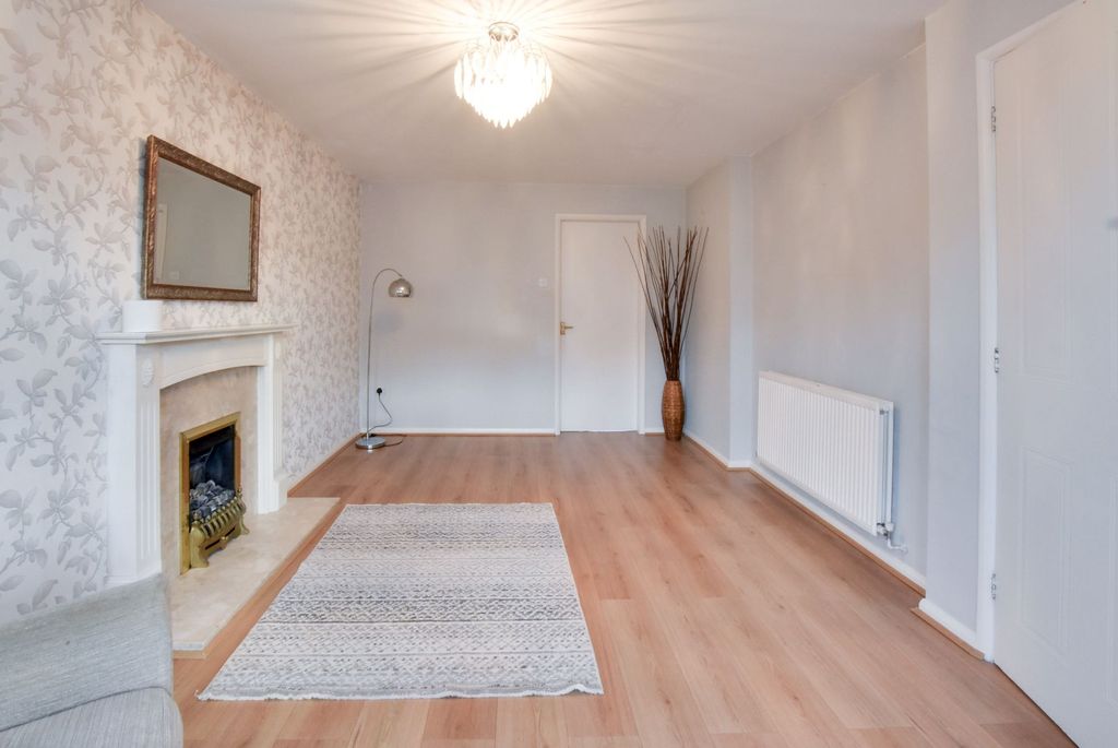 Property photo 2 of 23