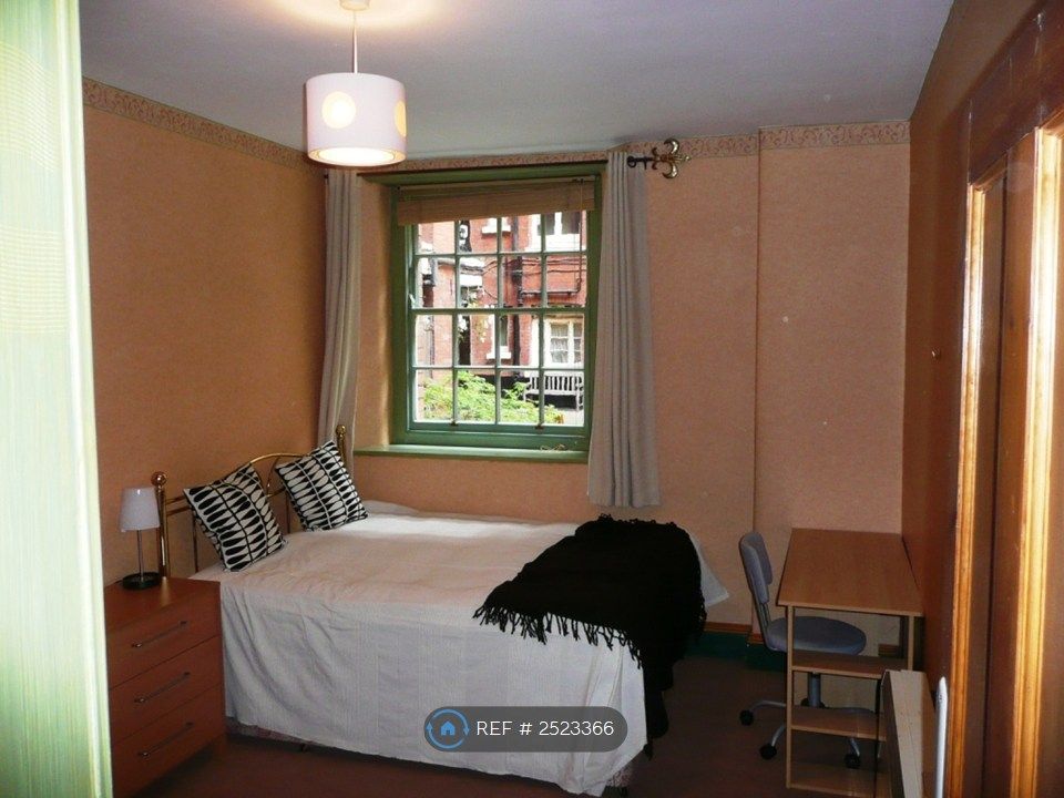 Property photo 2 of 12 Bedroom 2