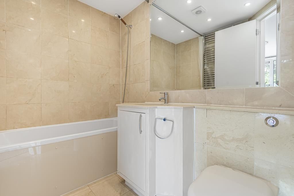 Property photo 3 of 11 Bathroom