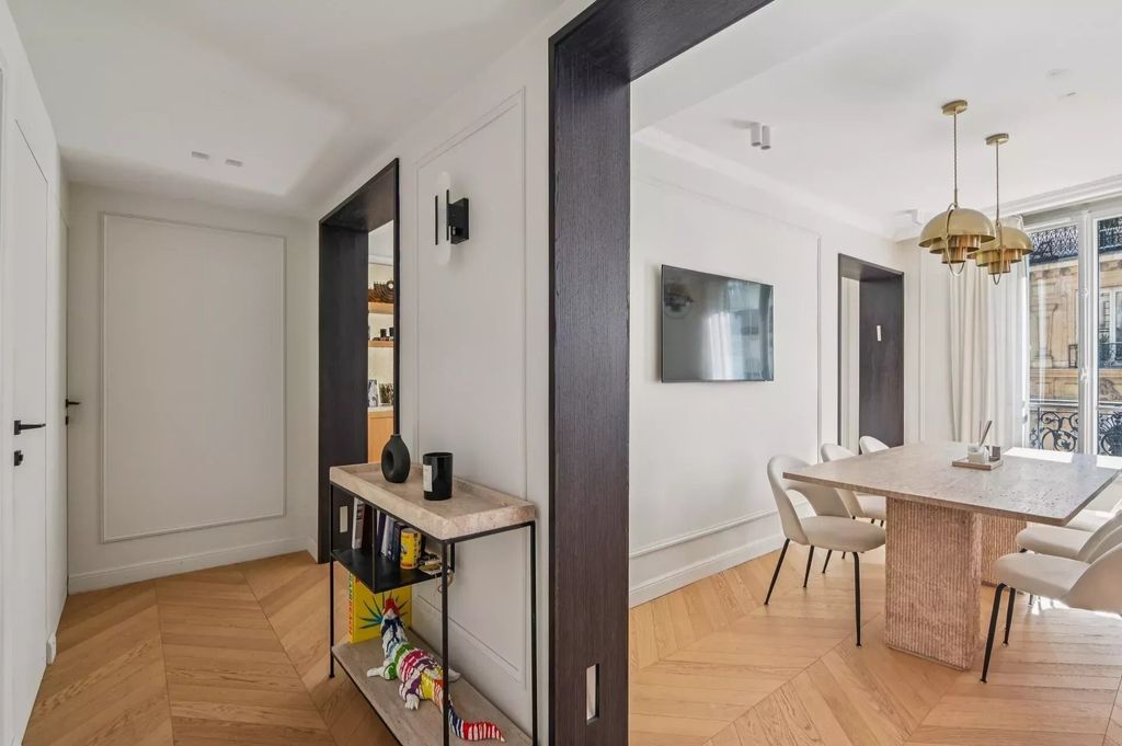 Property photo 1 of 11 Paris XVI - Trocadéro - Charming Apartment
