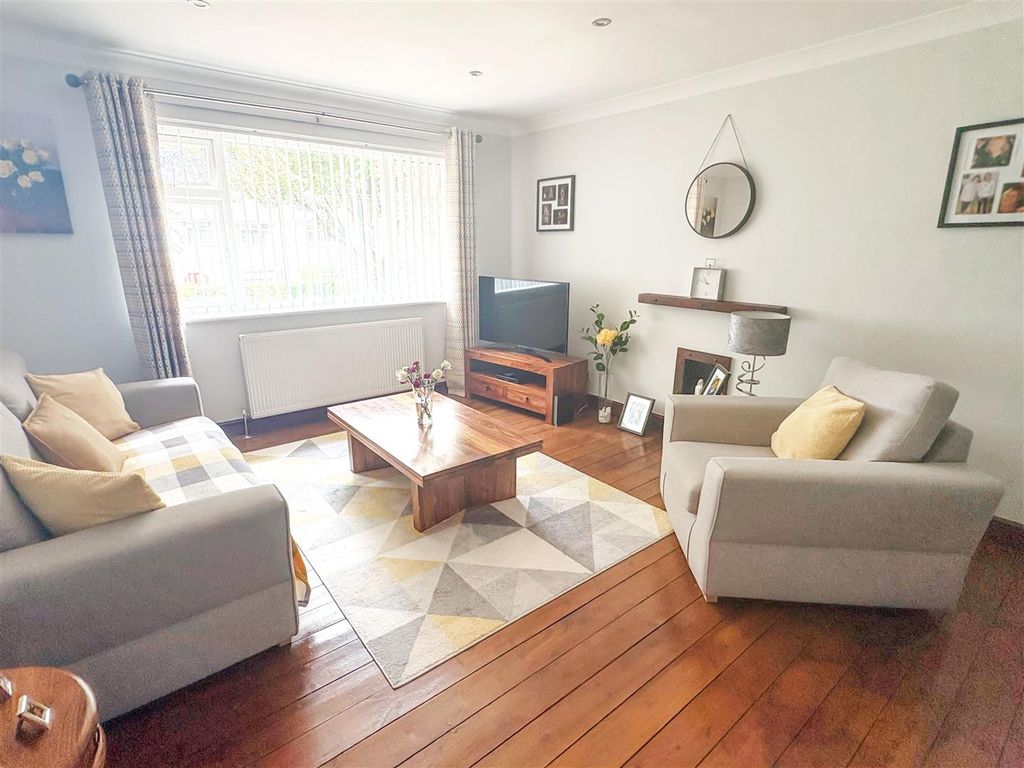 Property photo 2 of 14 Image00010.Jpg