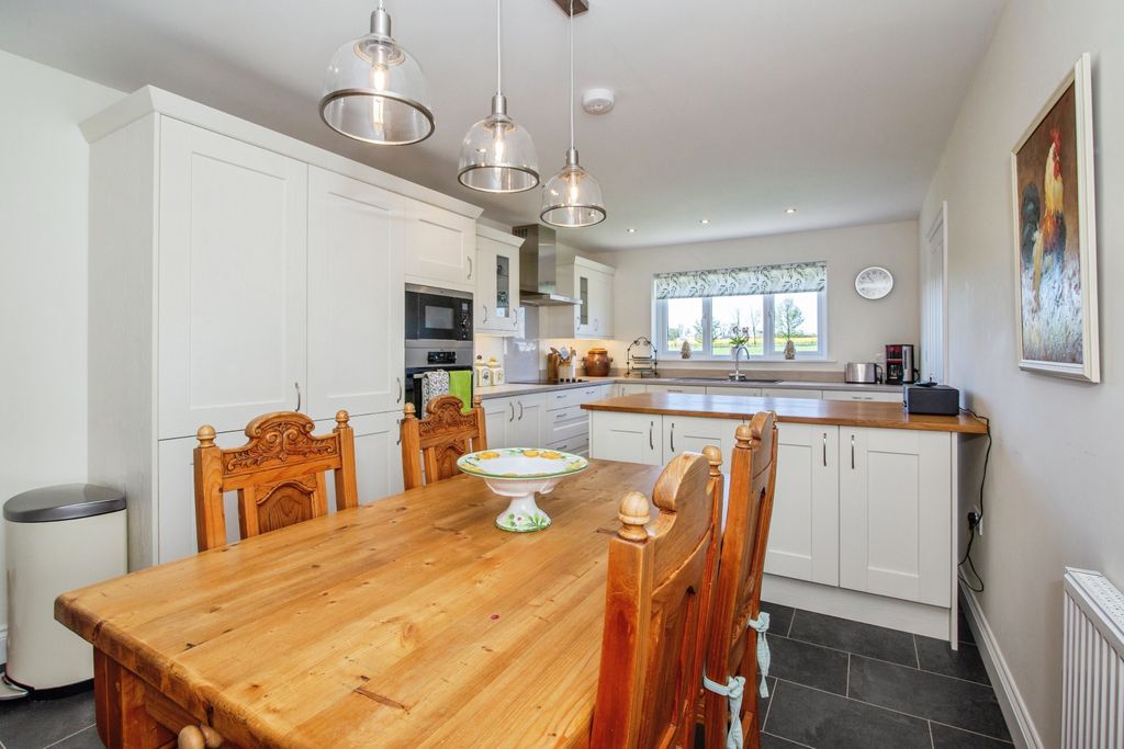 Property photo 3 of 23 Img_8038