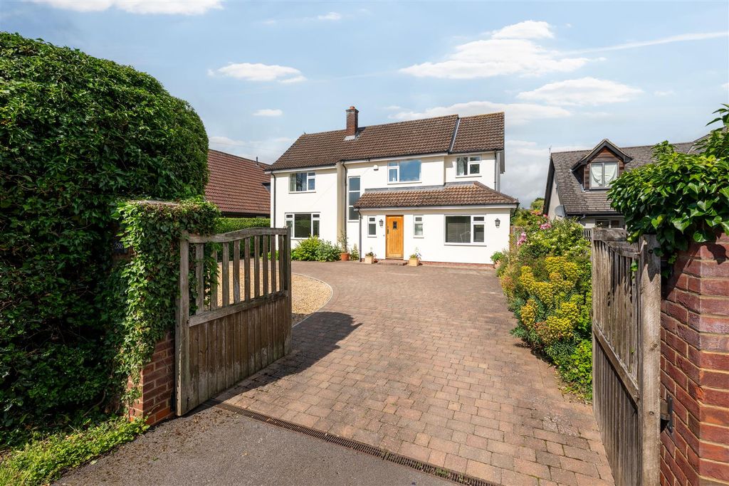 Property photo 1 of 32 260616 - 286 Kimbolton Road, Bedford - 01.Jpg