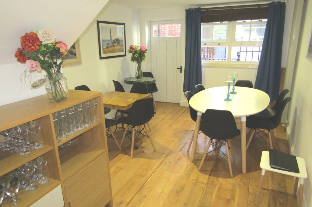 Property photo 2 of 7