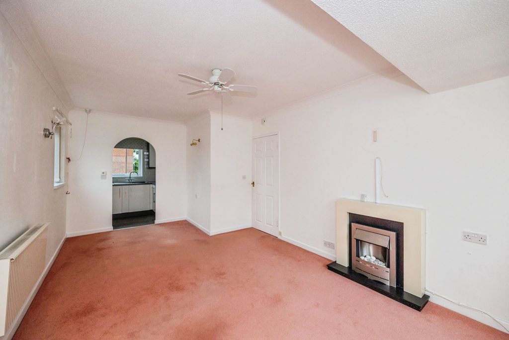 Property photo 2 of 17 Photo