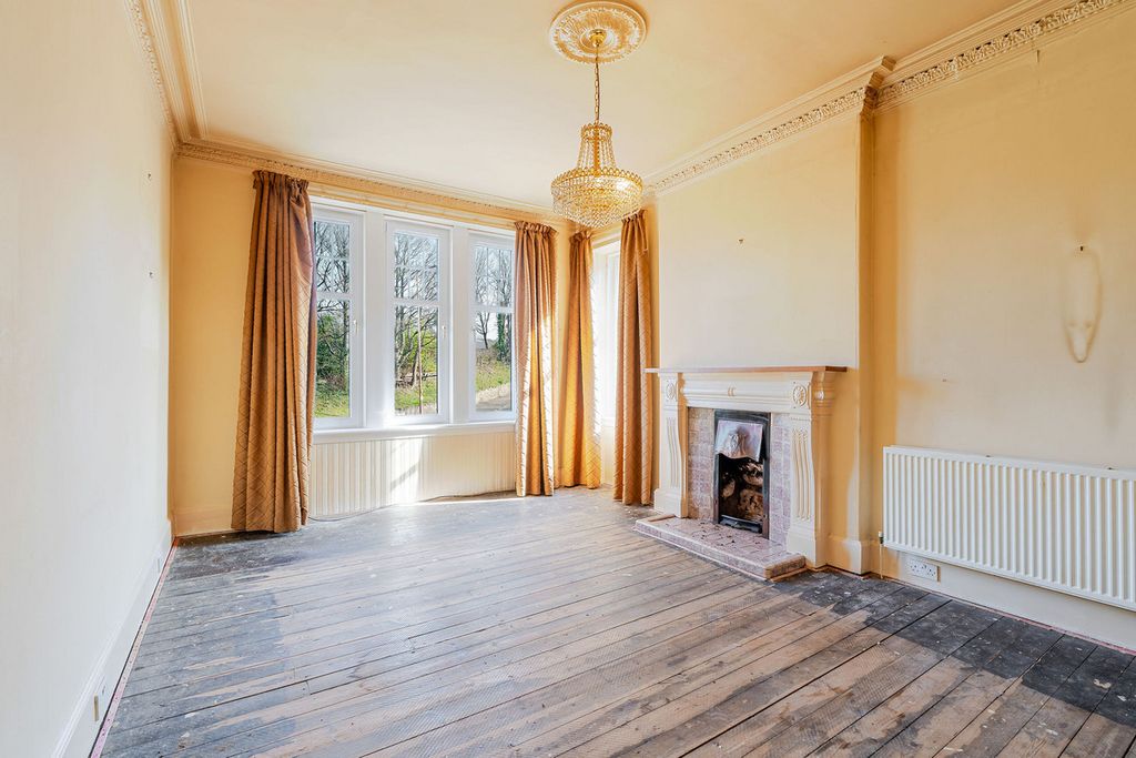 Property photo 2 of 47