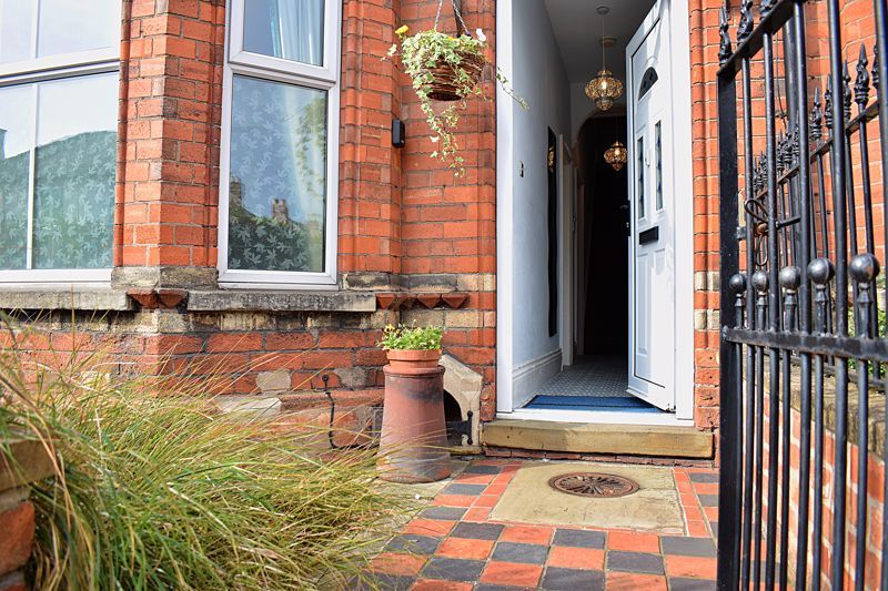Property photo 2 of 19 Entrance
