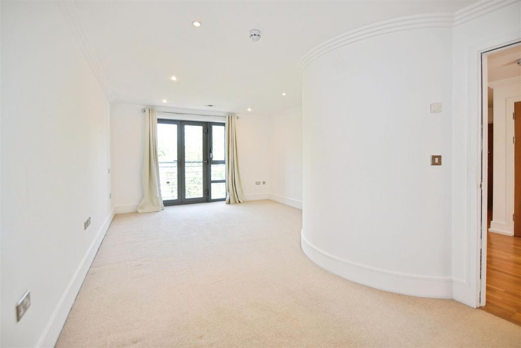 Additional image 11 of 3 bed flat for saleAdams Quarter, The Island TW8