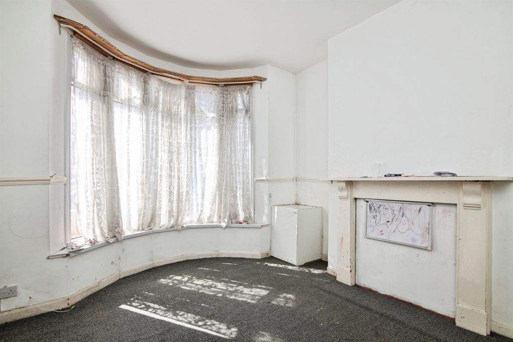 Property photo 3 of 20