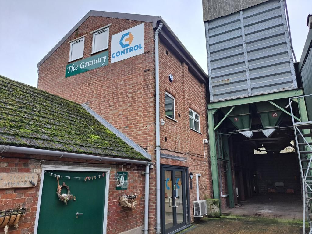 Property photo 1 of 5 Photo 4