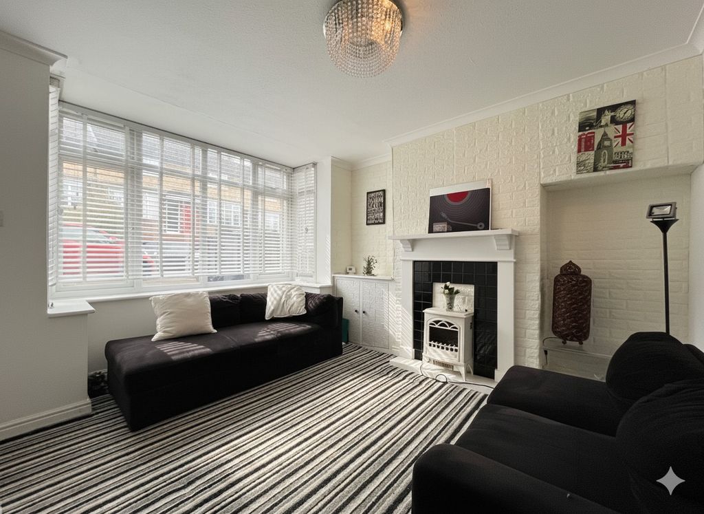 Property photo 2 of 15 4969833