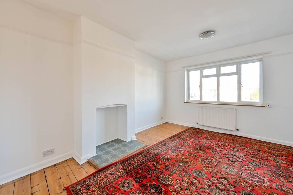 Property photo 2 of 14